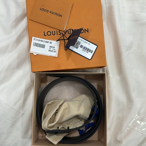 Louis Vuitton LV initials belt 40MM - Picture 2 of 3